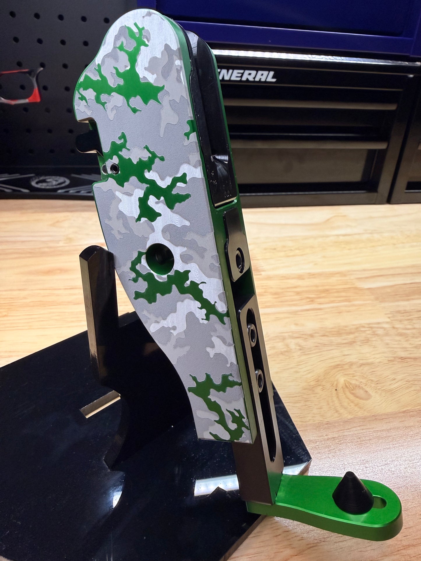 THE A.P.E.X PREDATOR CUSTOM