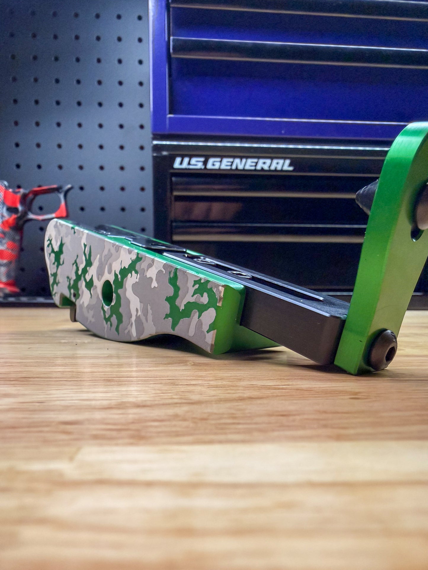 THE A.P.E.X PREDATOR CUSTOM