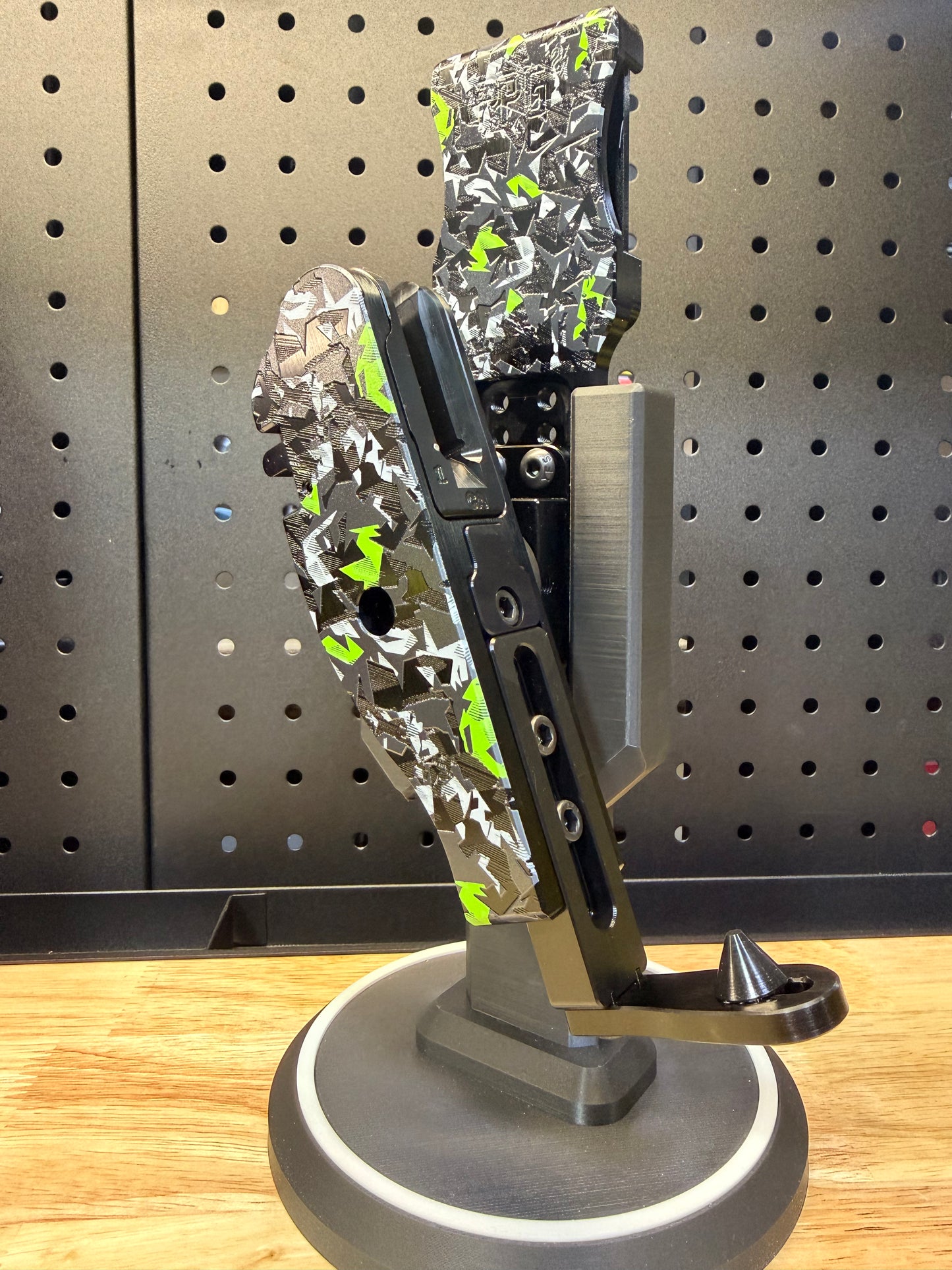 THE A.P.E.X PREDATOR CUSTOM