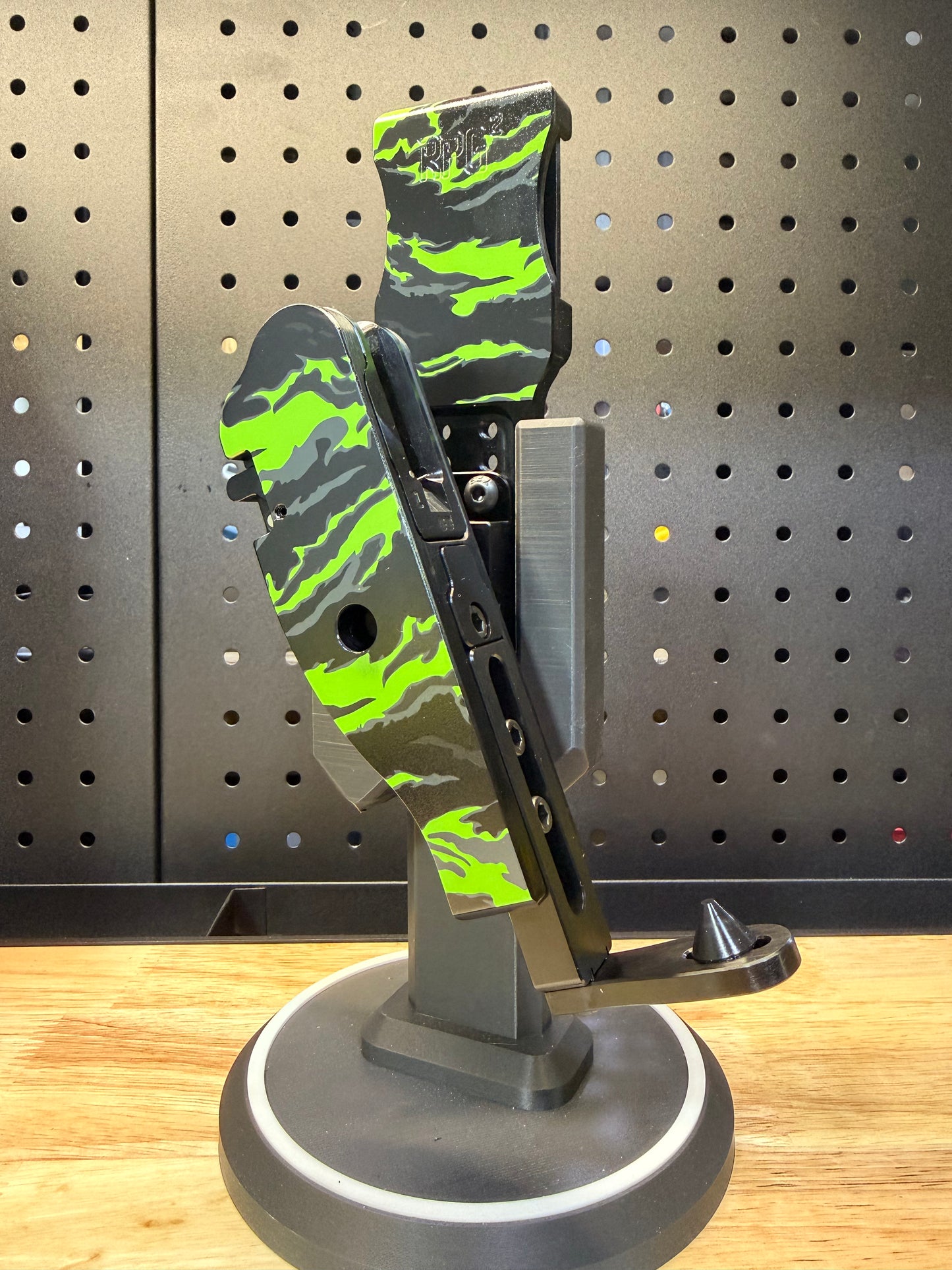 THE A.P.E.X PREDATOR CUSTOM
